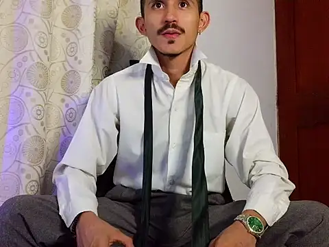 HomeAloneK online show from May 2026 07:28:02 PM