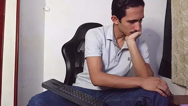 HomeAloneK online show from February 2026 07:12:01 PM