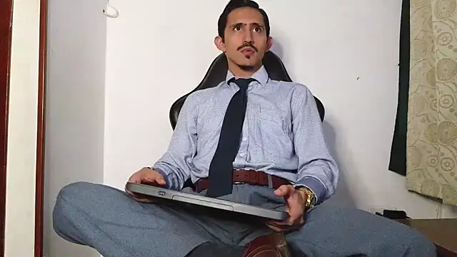 HomeAloneK online show from February 2026 07:35:02 PM