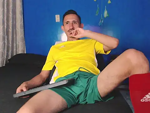 HomeAloneK online show from November 2025 07:30:01 PM