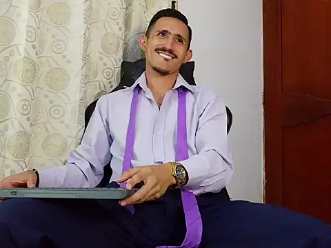 HomeAloneK online show from April 2026 07:40:01 PM