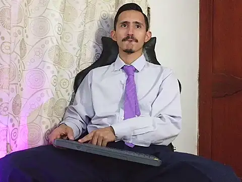 HomeAloneK online show from April 2026 07:30:01 PM