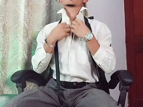 HomeAloneK online show from May 2026 07:56:02 PM