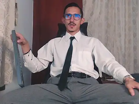 HomeAloneK online show from October 2025 07:57:02 PM