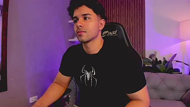 liam collins21 online show from December 2025 11:47:01 AM