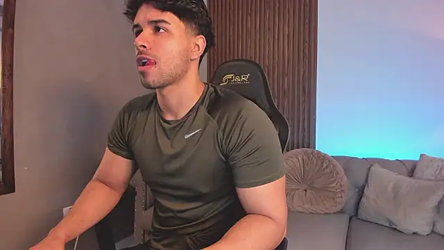 liam collins21 online show from February 2026 11:55:02 AM