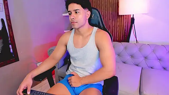 Snapshot of liam_collins21 chatting on November 2025 12:04:02 PM liam collins21 online show from November 2025 12:04:02 PM