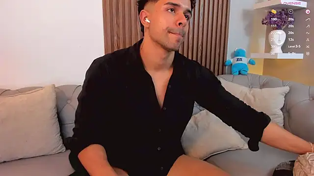 liam collins21 online show from March 2025 04:44:01 PM