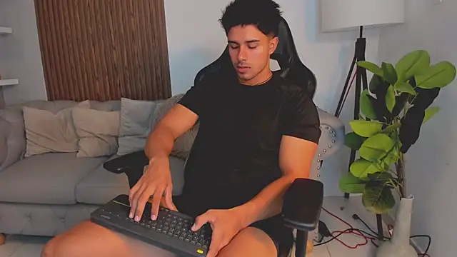 liam collins21 online show from October 2025 11:58:02 AM