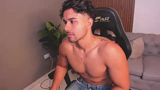 liam collins21 online show from April 2026 11:50:01 AM