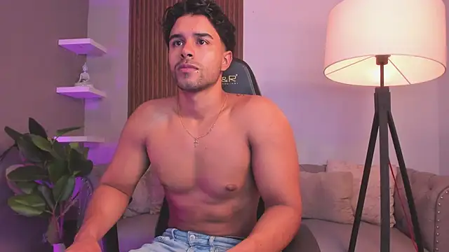 liam collins21 online show from April 2026 12:01:02 PM