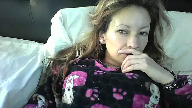 Snapshot of Paulita_x3 chatting on March 2025 11:32:01 AM Paulita x3 online show from March 2025 11:32:01 AM