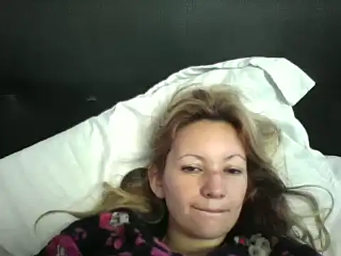 Snapshot of Paulita_x3 chatting on October 2025 11:24:02 AM Paulita x3 online show from October 2025 11:24:02 AM