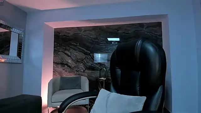 SofiaReyes1 online show from October 2025 12:33:02 AM