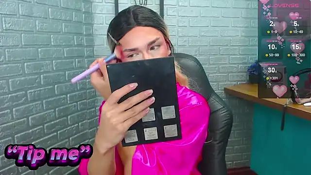 Snapshot of Mike_Nourr chatting on November 2025 02:37:01 AM Mike Nourr online show from November 2025 02:37:01 AM