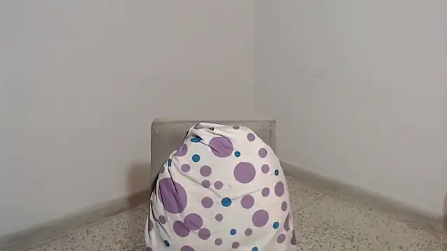 HugeDanex online show from November 2025 05:51:01 AM