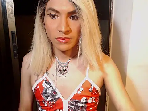 Snapshot of HugeDanex chatting on November 2025 04:49:02 AM HugeDanex online show from November 2025 04:49:02 AM