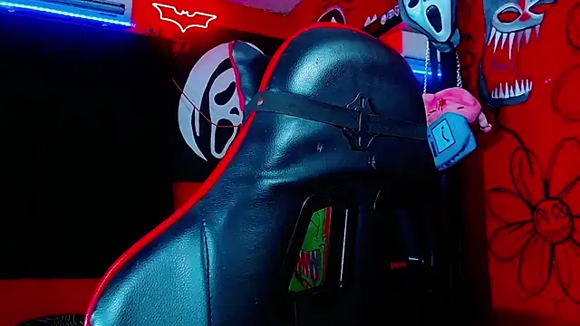 HugeDanex online show from March 2026 06:59:02 AM