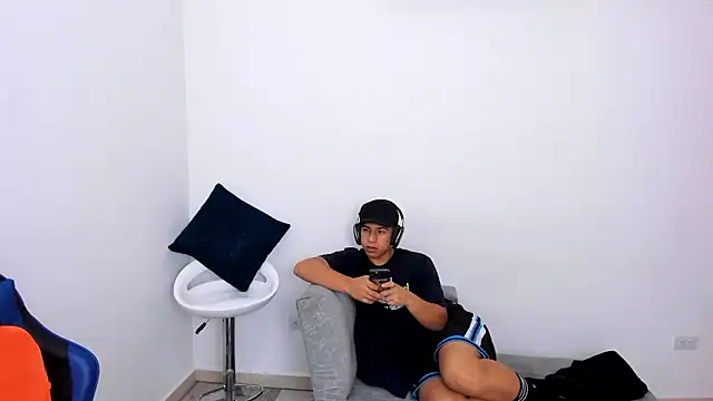 brutal sex room2 online show from March 2026 01:29:02 PM