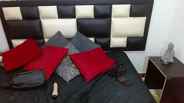 kiwii nasty online show from November 2025 06:01:02 PM