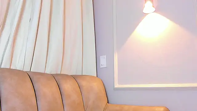 Lia walton online show from December 2025 12:10:01 PM