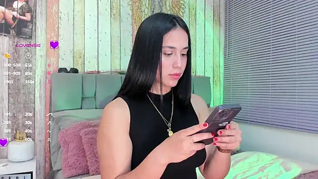 Snapshot of Gigi-bom chatting on March 2025 01:23:01 AM Gigi-bom online show from March 2025 01:23:01 AM