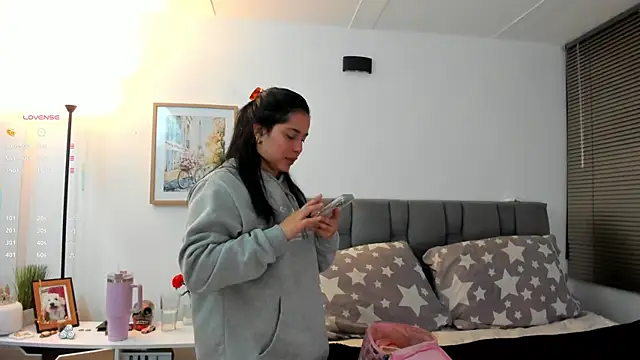 Gigi-bom online show from December 2025 01:41:02 AM