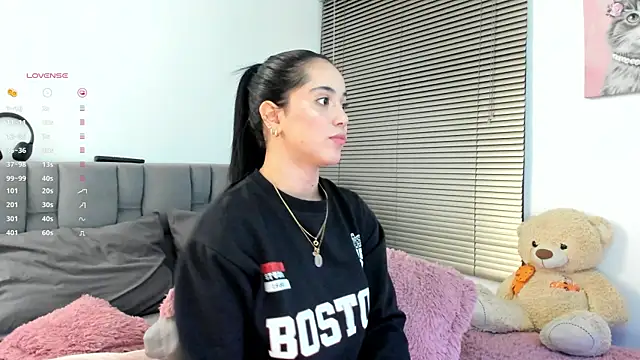 Gigi-bom online show from November 2025 12:04:02 AM