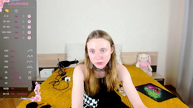 Snapshot of Cowell_Adelina chatting on September 2025 09:38:01 AM Cowell Adelina online show from September 2025 09:38:01 AM