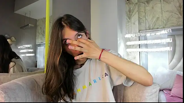 Feniix   online show from April 2026 04:52:02 AM