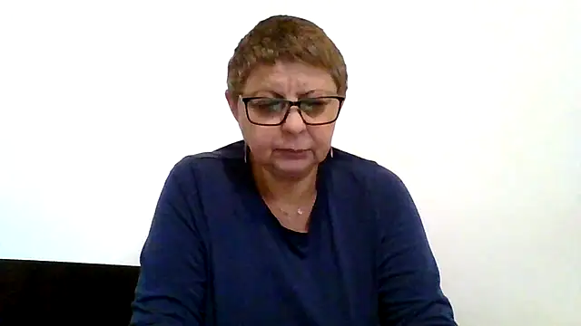 roseblak42 online show from October 2025 02:17:01 PM