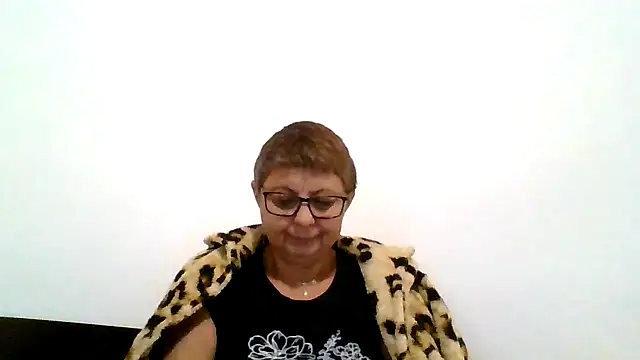 roseblak42 online show from October 2025 03:46:02 PM