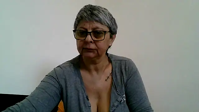 roseblak42 online show from March 2026 07:31:02 AM