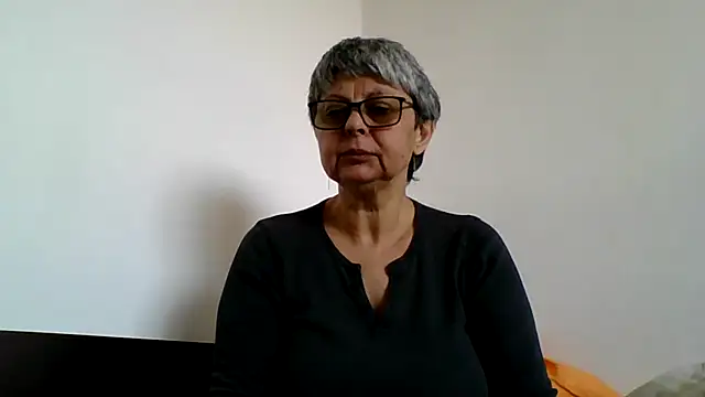 roseblak42 online show from April 2026 07:59:01 AM