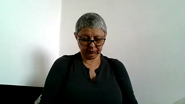 roseblak42 online show from April 2026 09:38:01 AM