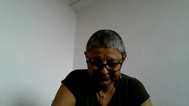 Snapshot of roseblak42 chatting on November 2025 10:15:01 AM roseblak42 online show from November 2025 10:15:01 AM