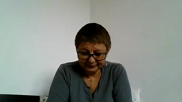 roseblak42 online show from October 2025 08:38:02 AM