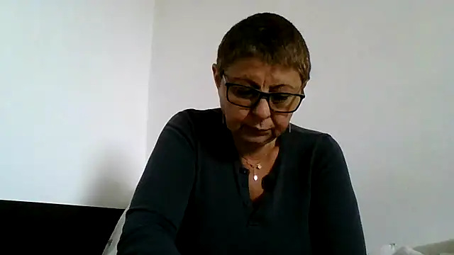 roseblak42 online show from October 2025 11:58:02 AM
