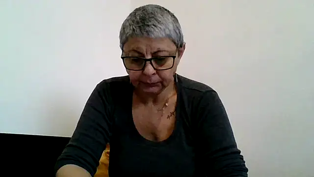 roseblak42 online show from December 2025 08:57:01 AM