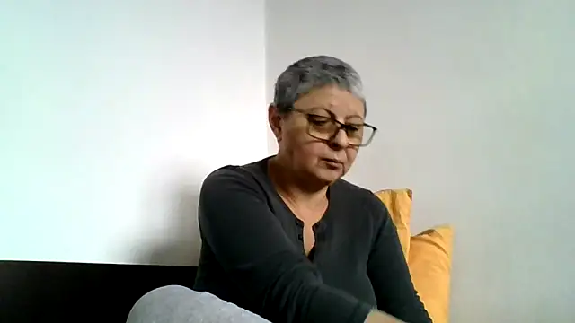 roseblak42 online show from December 2025 07:33:02 AM