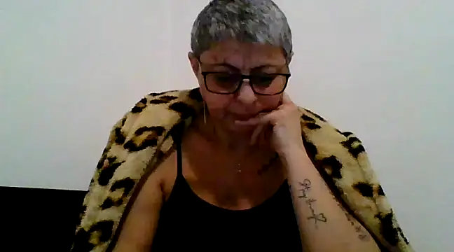roseblak42 online show from February 2025 06:35:02 PM
