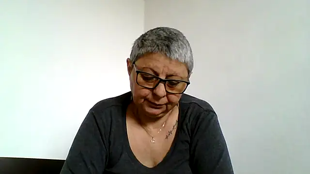 roseblak42 online show from May 2026 11:58:02 AM