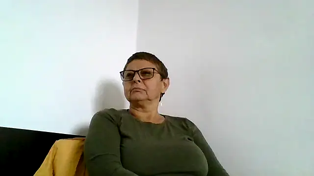 roseblak42 online show from October 2025 12:28:01 PM