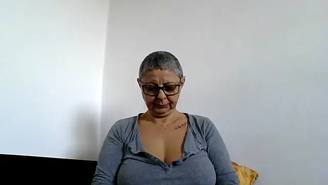 Snapshot of roseblak42 chatting on November 2025 09:41:02 AM roseblak42 online show from November 2025 09:41:02 AM