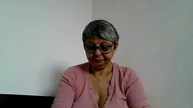 roseblak42 online show from April 2026 10:11:02 AM