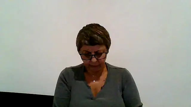 Snapshot of roseblak42 chatting on November 2025 03:48:01 PM roseblak42 online show from November 2025 03:48:01 PM