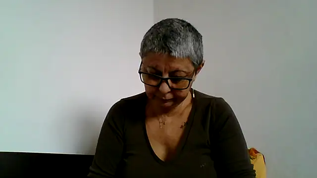 roseblak42 online show from December 2025 09:35:02 AM