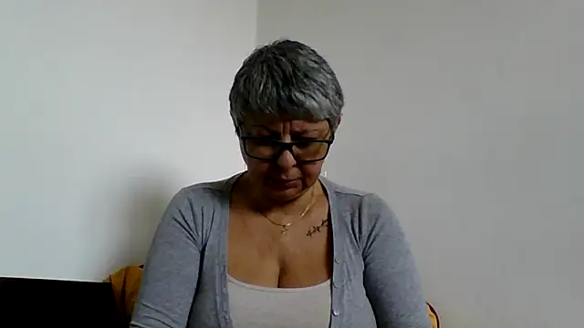 roseblak42 online show from March 2026 09:42:01 AM