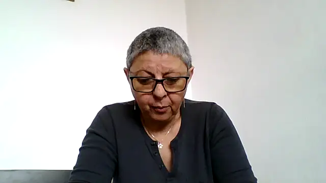 roseblak42 online show from April 2026 10:22:02 AM