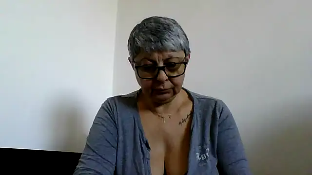 roseblak42 online show from March 2026 11:59:02 AM